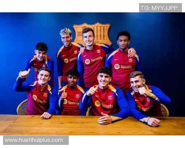 老友重聚感人瞬间佩尼亚福特赛后与巴萨昔日队友深情拥抱 老友重聚感人瞬间佩尼亚福特赛后与巴萨昔日队友深情拥抱